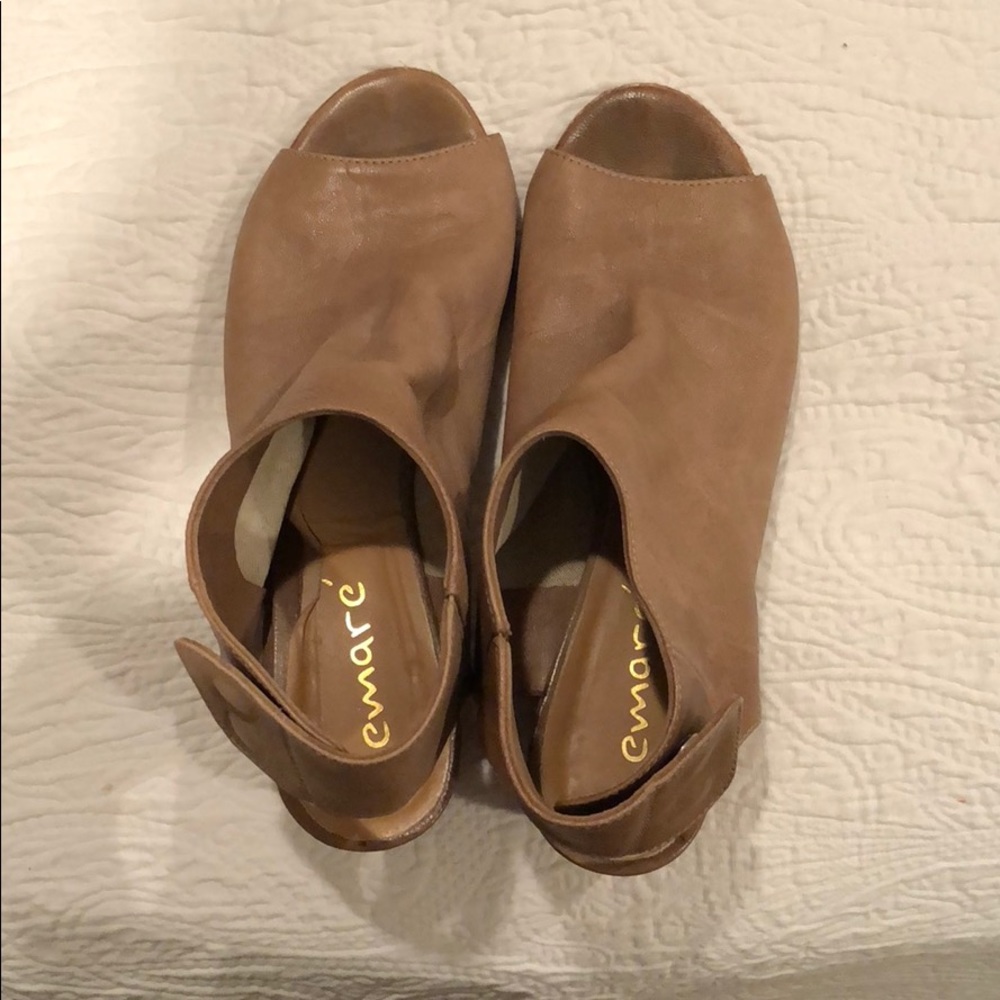 Lemare beige open-toed booties, size 9.5